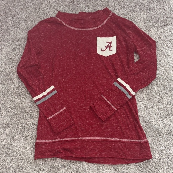 Tops - Alabama long sleeve T-shirt. Heathered red, distressed. Front pocket.